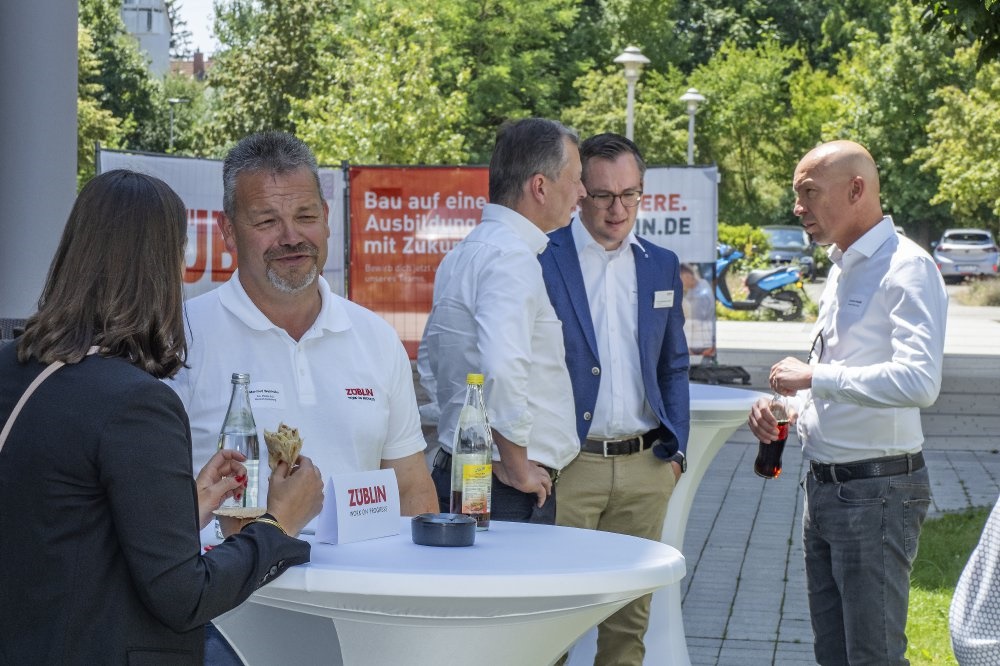 30 kollegen innen aus dem zueblin bereich nuernberg