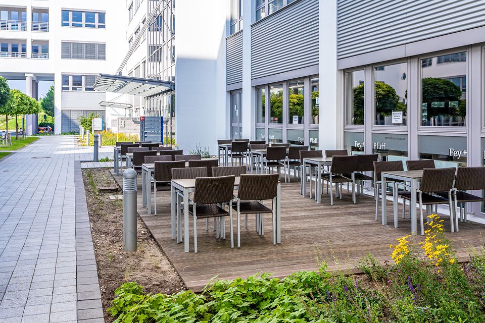 gutenstetter-strasse-8-nuernberg-restaurant-terrasse