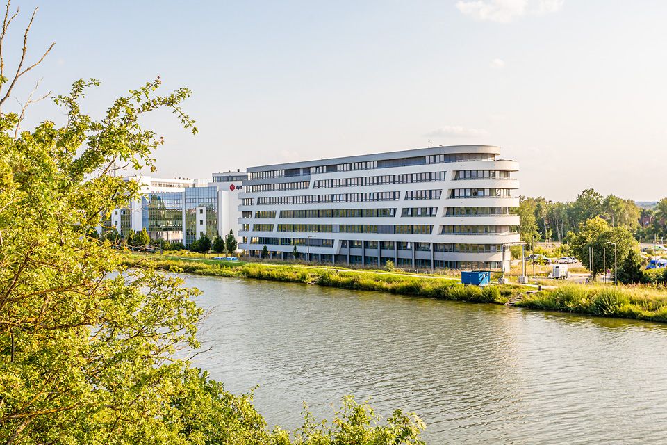 main-donau-park-g2-kanalseite-vorn